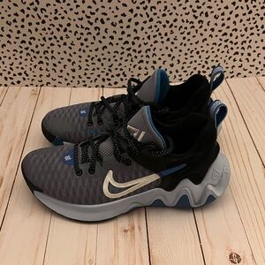 Nike men’s Giannis basketball shoe